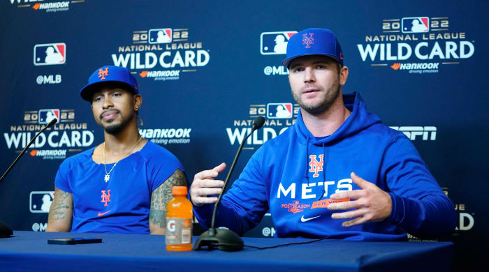 Mets stars Francisco Lindor and Pete Alonso talk about how much they love their postseason gear.